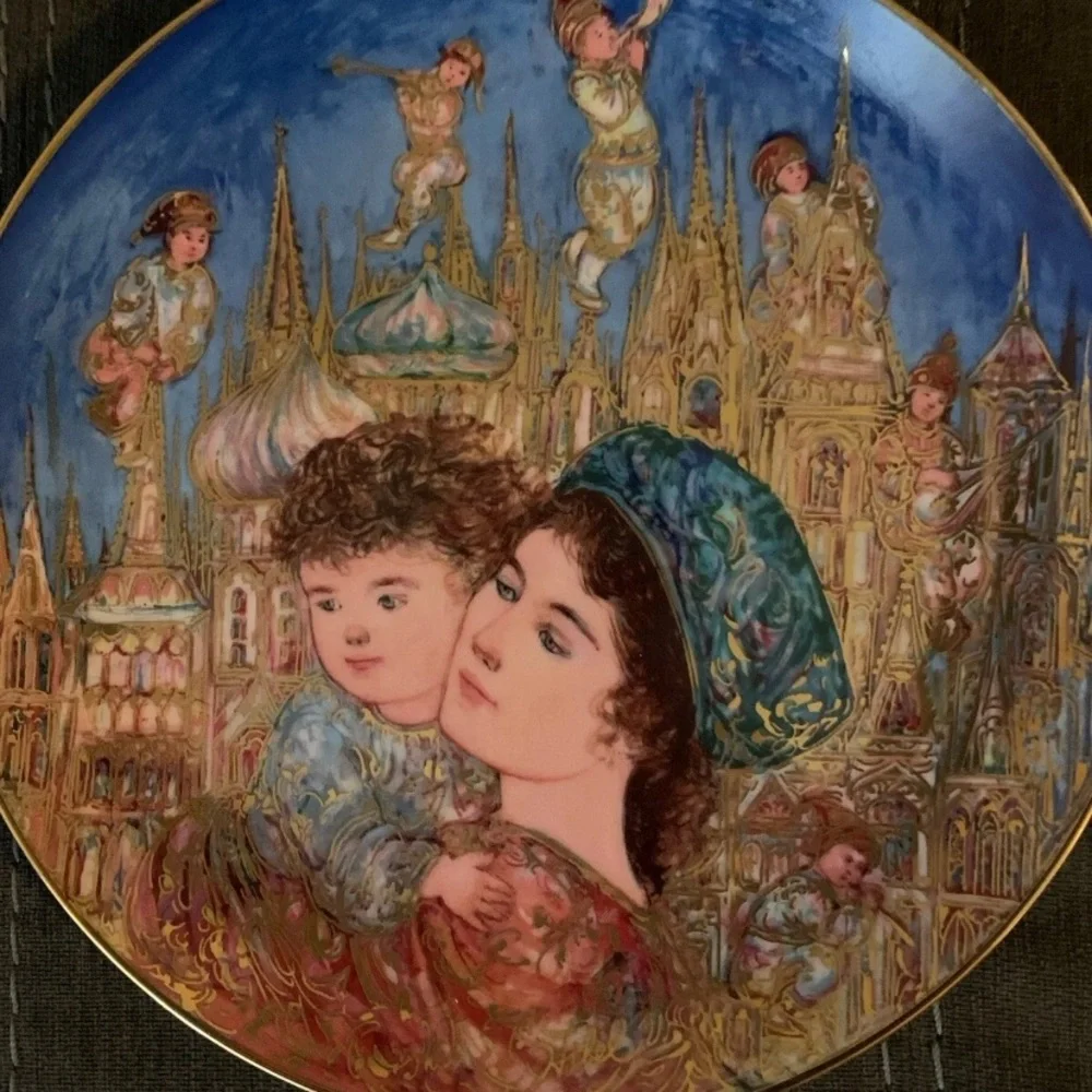 Edna Hibel 'Holiday Joy' Collector Plate 1993